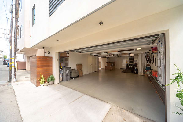 13364 garage 6