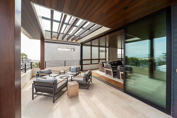 13364 balcony 7