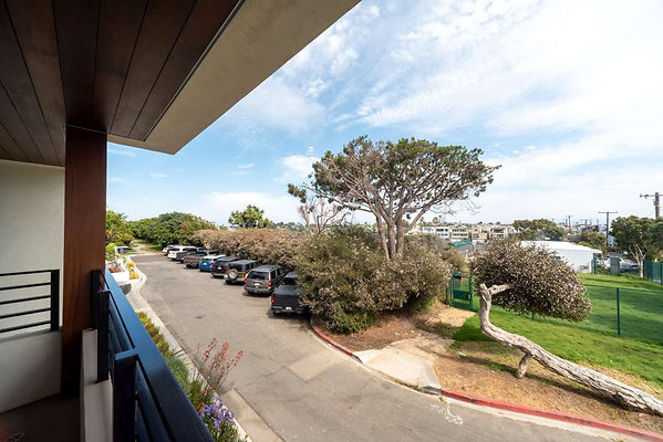 13364 balcony 1