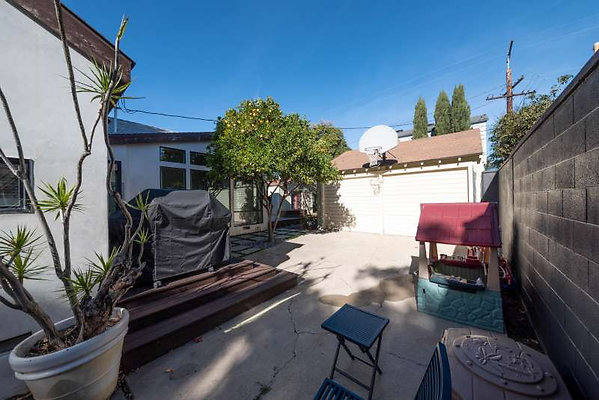 11300 garage 1