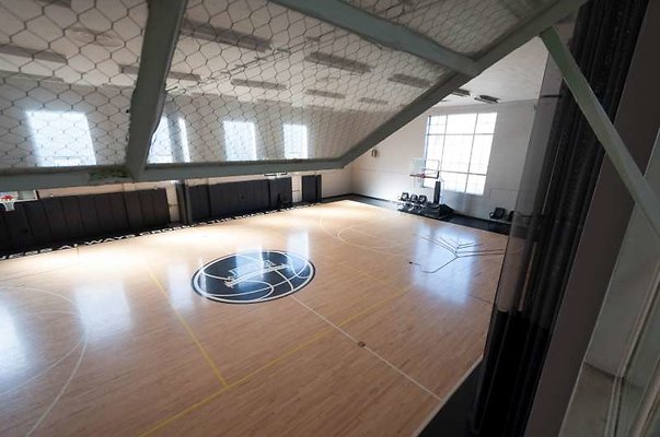 A  0053 10845 gym10