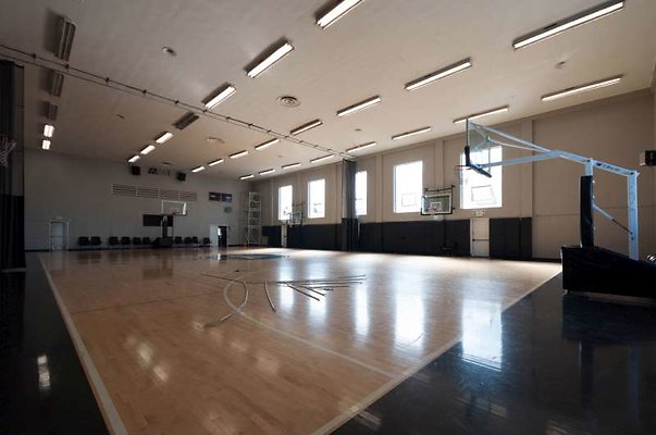 A  0051 10845 gym8