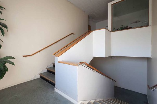 B  0029 10845 stairs7