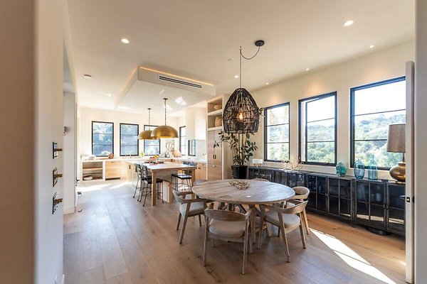 13917 dining 5