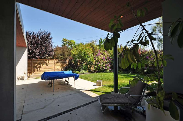 8858 patio 4