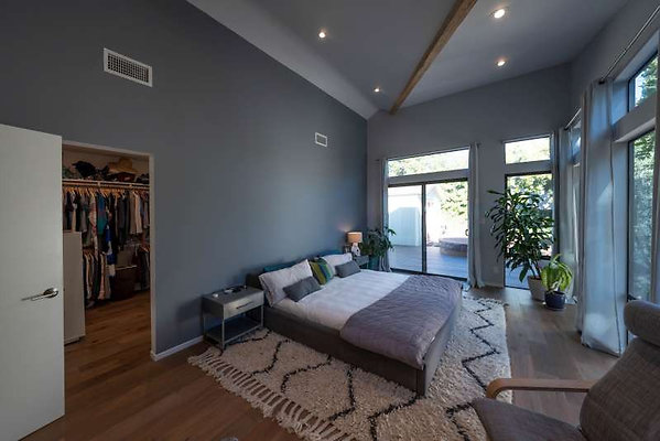 11300 bed 2