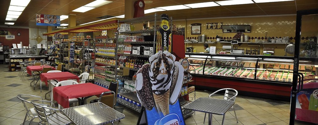  ArtMtMkt KnnthVllage 0021b