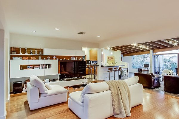 2e245666Upper Living Room 1