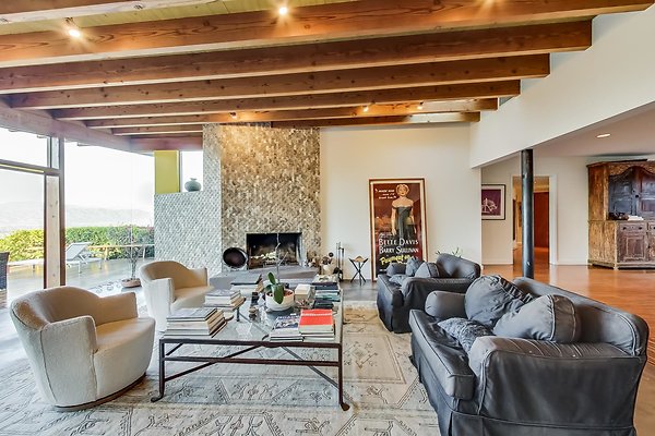 2a000002Full Common Area