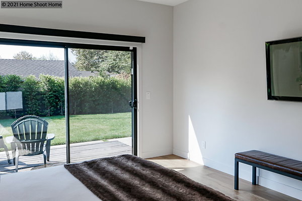 28master-bedroom-alt-reverse