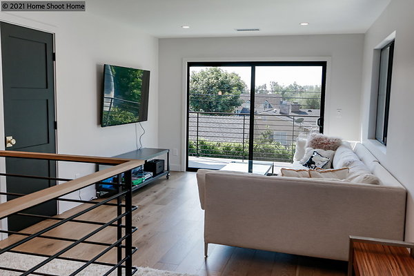 35landing-and-family-room