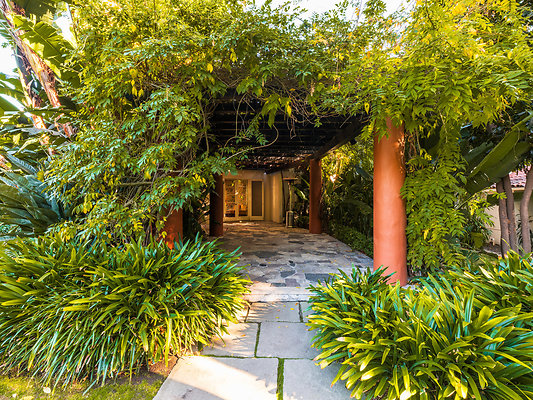 6a13OldHollywood MedRez 1