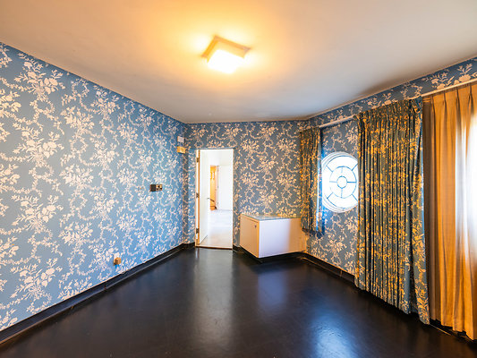 3j13OldHollywood MedRez 02