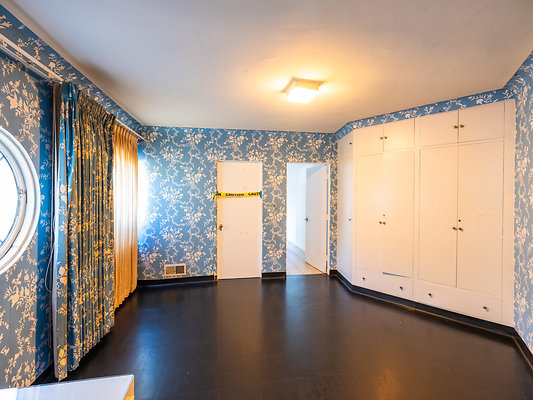 3j13OldHollywood MedRez 01