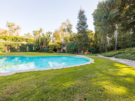 7a13OldHollywood MedRez 09