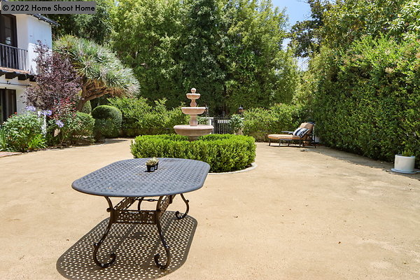 69front-courtyard-reverse