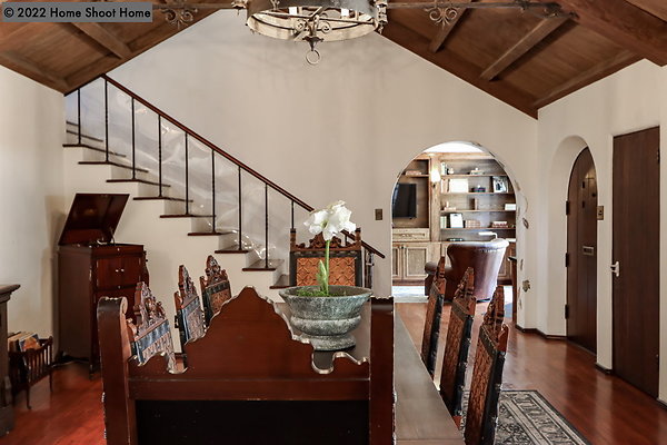 05living-room-reverse