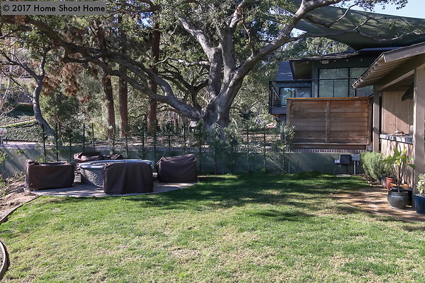 56backyard-side-view