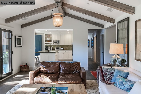 05living-room-reverse