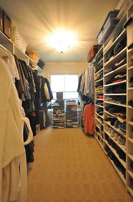 9327 closet 1
