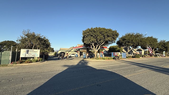 Exxon Gas Station - Buena Vista Market - River Road